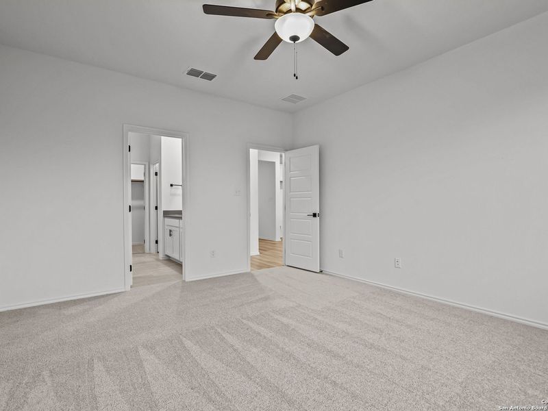 Spacious, unfurnished interior of a new home in Horizon Pointe, San Antonio (Image 27). Spacious, unfurnished interior of a new home in Horizon Pointe, San Antonio (Image 27).