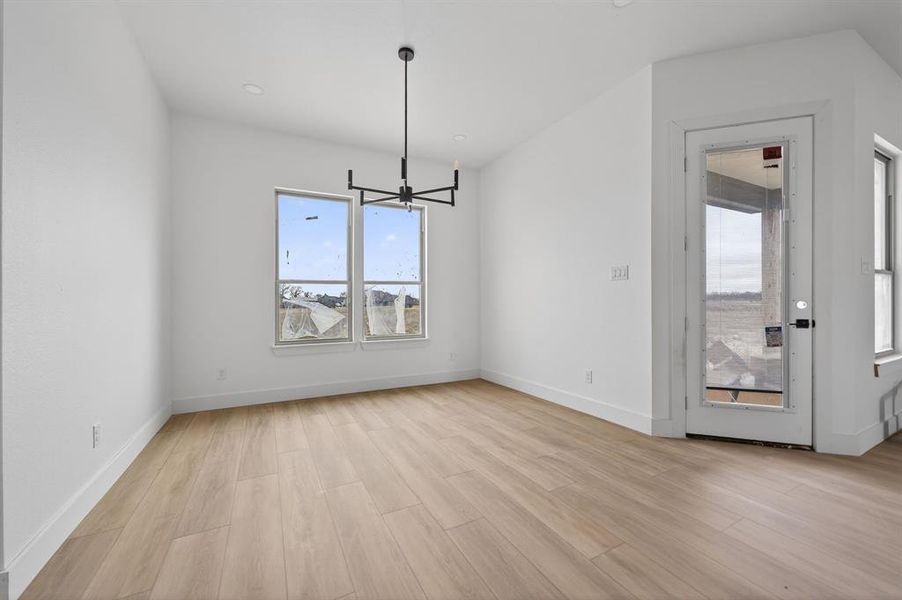 Spacious, unfurnished interior of a new home in , Lone Oak (Image 16).