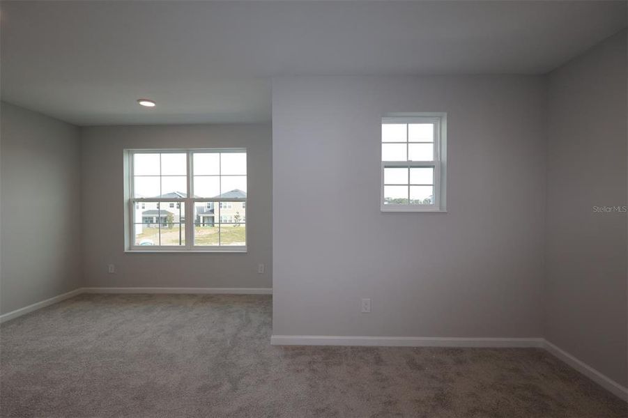 Spacious, unfurnished interior of a new home in Bay Lake Farms, St. Cloud (Image 36).