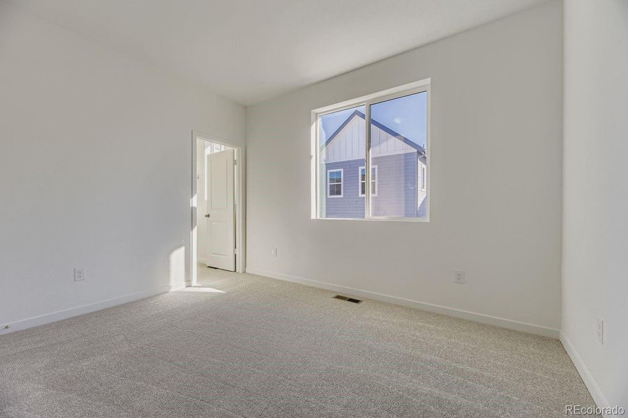 Spacious, unfurnished interior of a new home in , Centennial (Image 10).