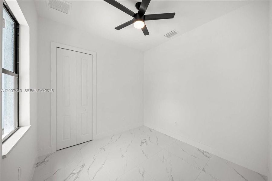 Spacious, unfurnished interior of a new home in , Lehigh Acres (Image 17).