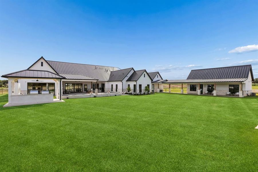 Exterior details and patio area of a home in , Bartonville (Image 31).