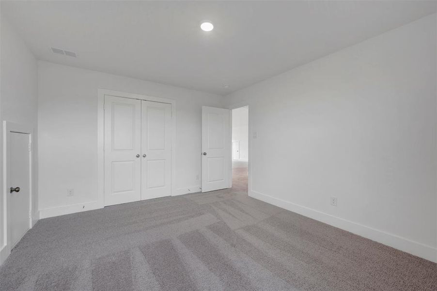 Spacious, unfurnished interior of a new home in Lilyana, Celina (Image 27).