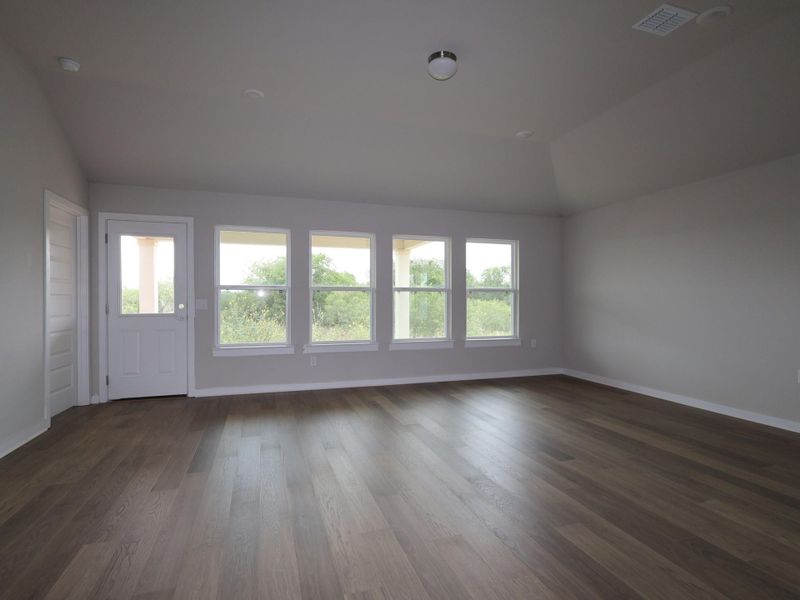 Spacious, unfurnished interior of a new home in Marble Creek Crossing, Austin (Image 5).