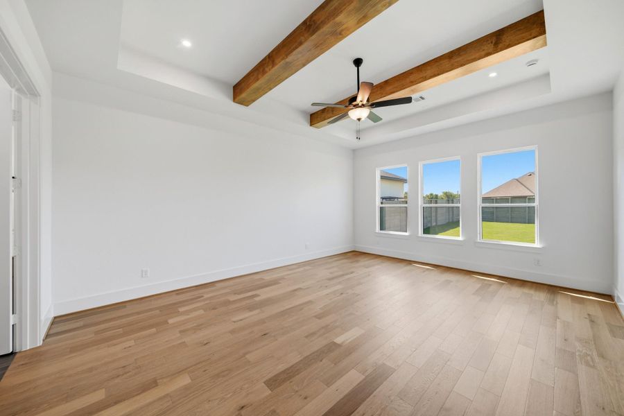 Spacious, unfurnished interior of a new home in Legacy, League City (Image 33).