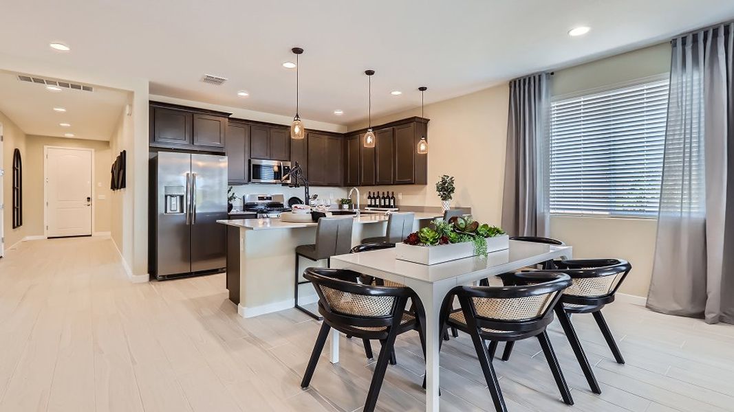 4083 Revolution Dining F1 Base10 4083 Revolution Dining F1 Base10