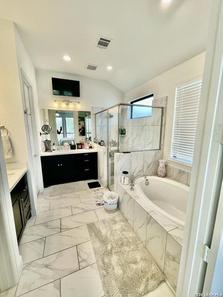 Furnished interior view inside a new home in Vista Alta Del Veramendi, New Braunfels (Image 7). Furnished interior view inside a new home in Vista Alta Del Veramendi, New Braunfels (Image 7).