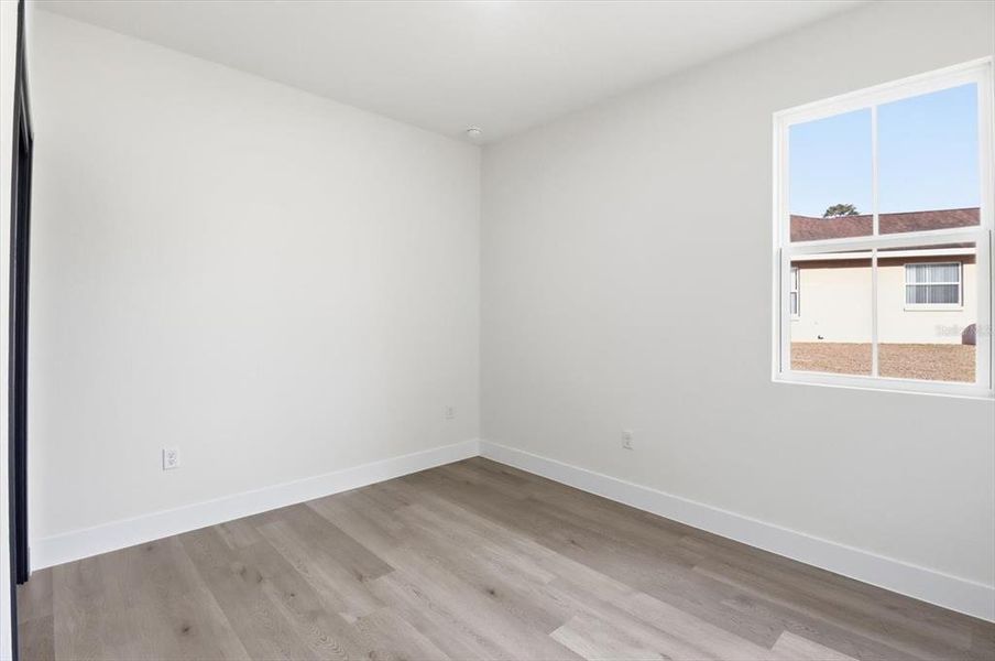 Spacious, unfurnished interior of a new home in , Ocala (Image 30).