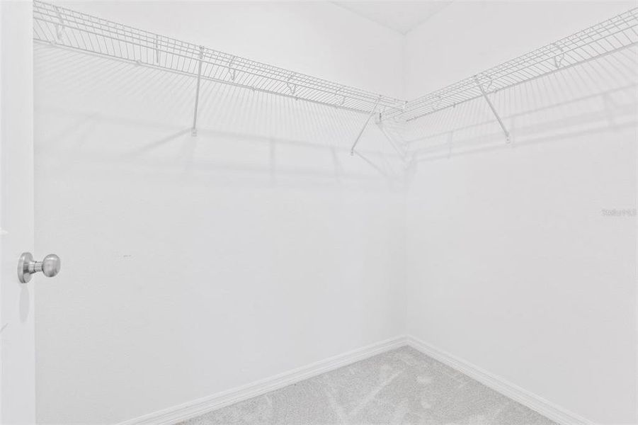 Spacious, unfurnished interior of a new home in , Winter Garden (Image 29).