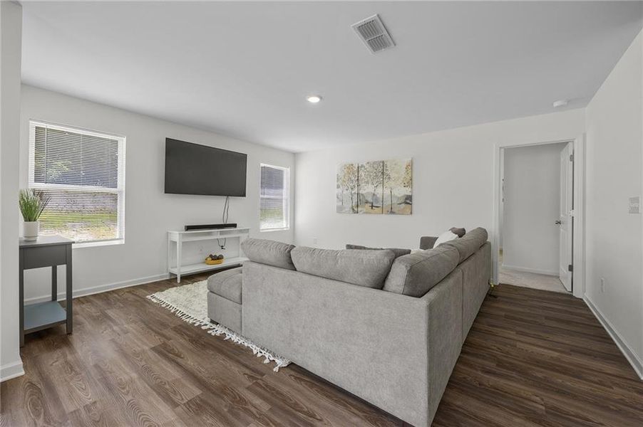 Furnished interior view inside a new home in , Lizella (Image 13).