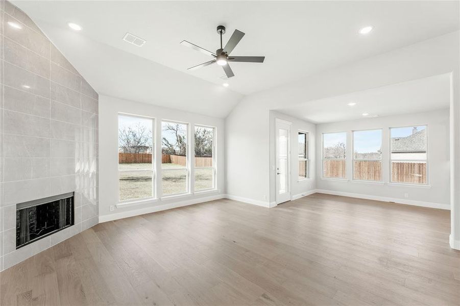 Spacious, unfurnished interior of a new home in Crystal Lake Estates, Red Oak (Image 25).