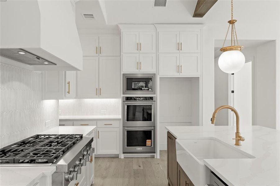 Furnished interior view inside a new home in Windsong Ranch – 61′, Prosper (Image 14). Furnished interior view inside a new home in Windsong Ranch – 61′, Prosper (Image 14).