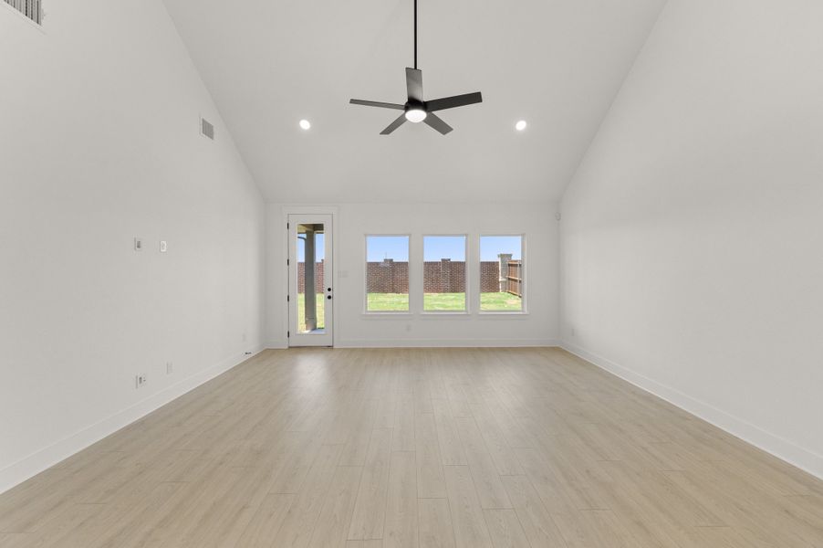 Spacious, unfurnished interior of a new home in Wildflower Ranch, Fort Worth (Image 18).