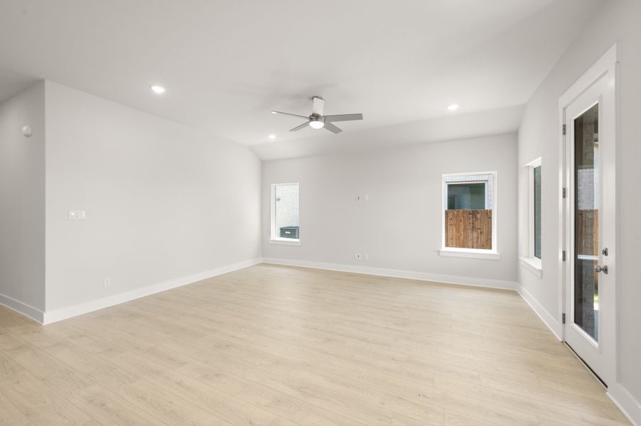 Spacious, unfurnished interior of a new home in Wildflower Ranch, Fort Worth (Image 18).