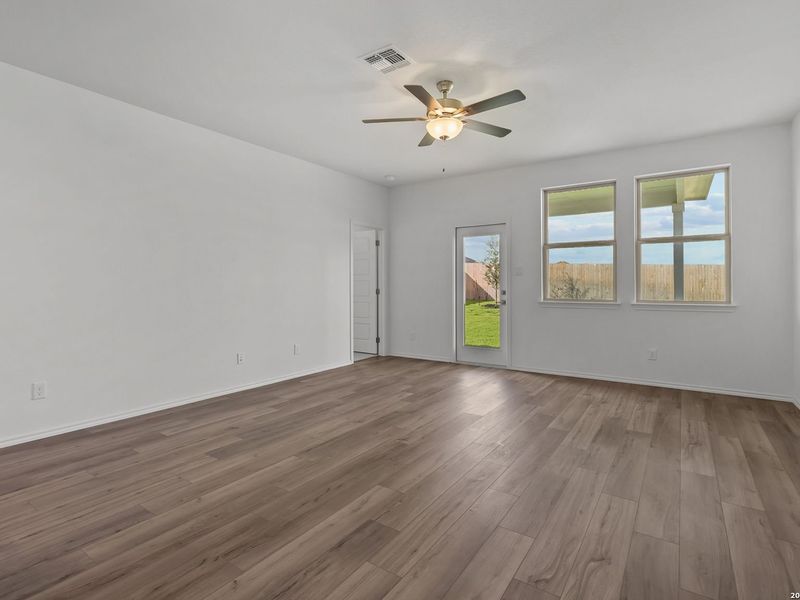 Spacious, unfurnished interior of a new home in Agave, San Antonio (Image 19). Spacious, unfurnished interior of a new home in Agave, San Antonio (Image 19).