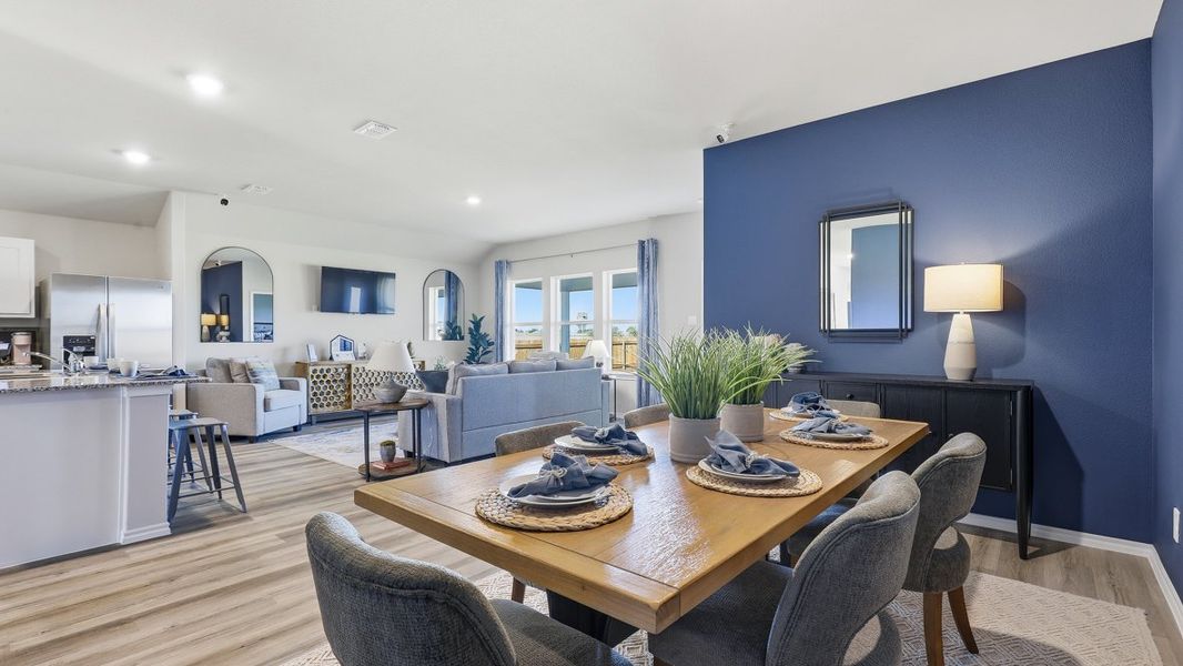 Representative furnished interior of a home built from the Plan by D.R. Horton in Bella Vista, Granbury (Image 11).
