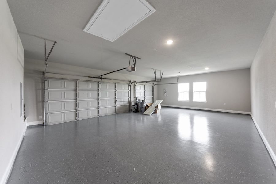 Representative unfurnished interior of a home built from the 2591 by Robbie Hale Homes in High Meadows Estates, Nevada (Image 20).