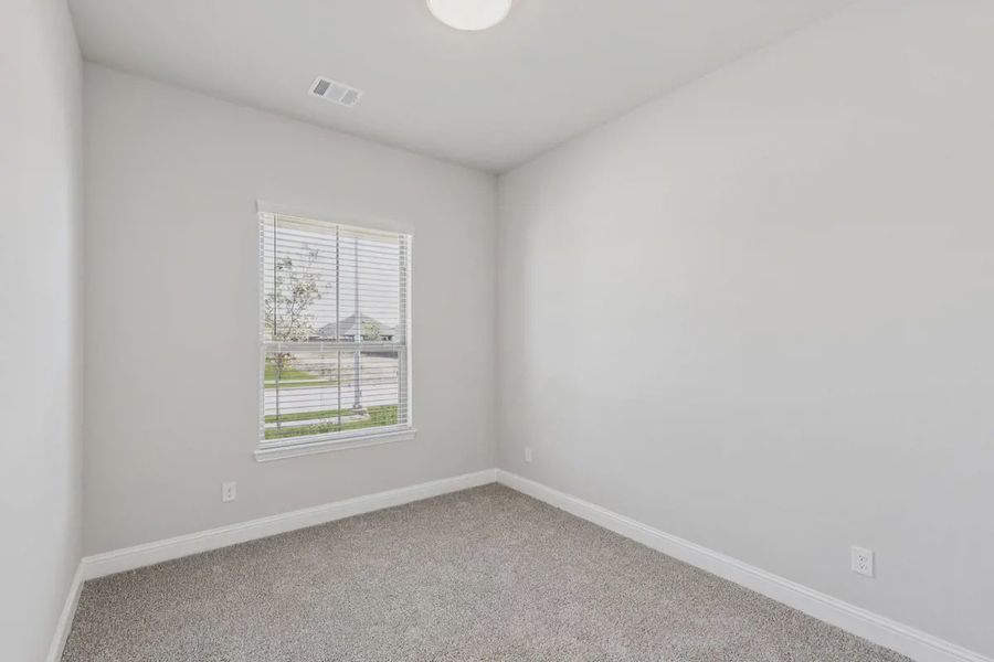 Spacious, unfurnished interior of a new home in Summer Crest, Crowley (Image 15).