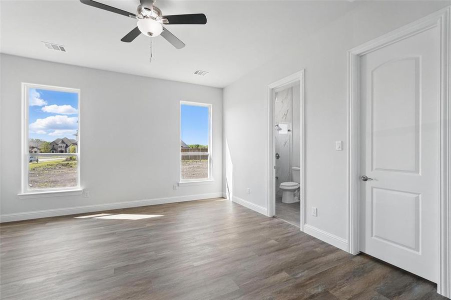 Spacious, unfurnished interior of a new home in , Wylie (Image 32).