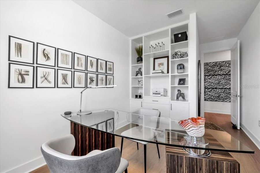 Furnished interior view inside a new home in , Venice (Image 7).