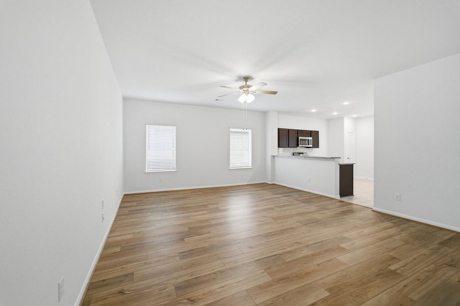 Spacious, unfurnished interior of a new home in Hayden Estates, Buckeye (Image 13).