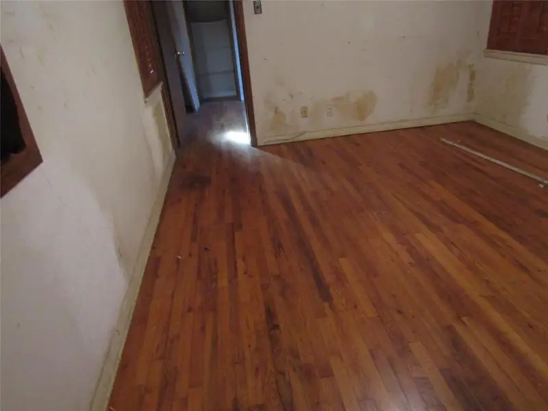 Spacious, unfurnished interior of a new home in , Azle (Image 5).