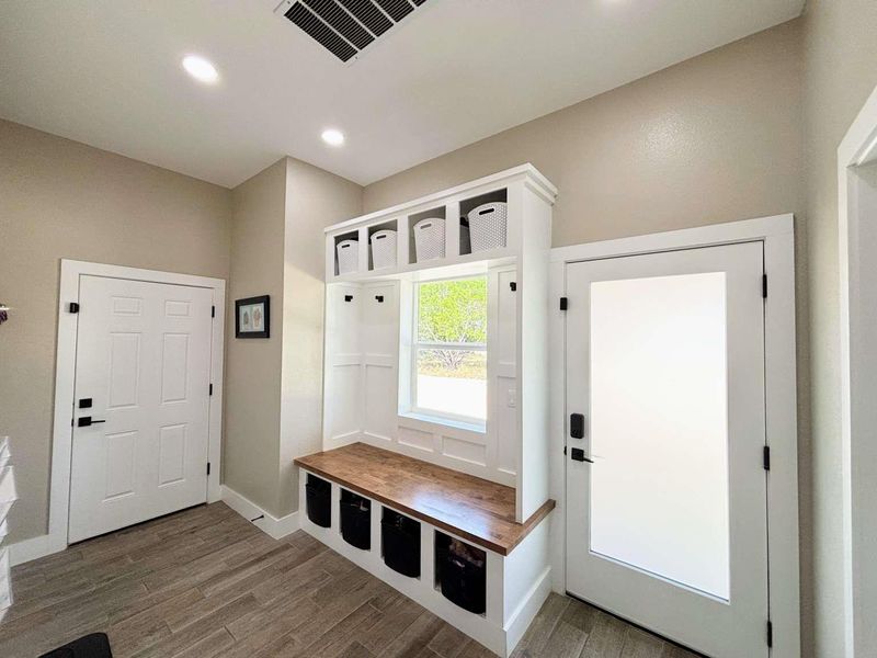 Furnished interior view inside a new home in , New Braunfels (Image 26). Furnished interior view inside a new home in , New Braunfels (Image 26).