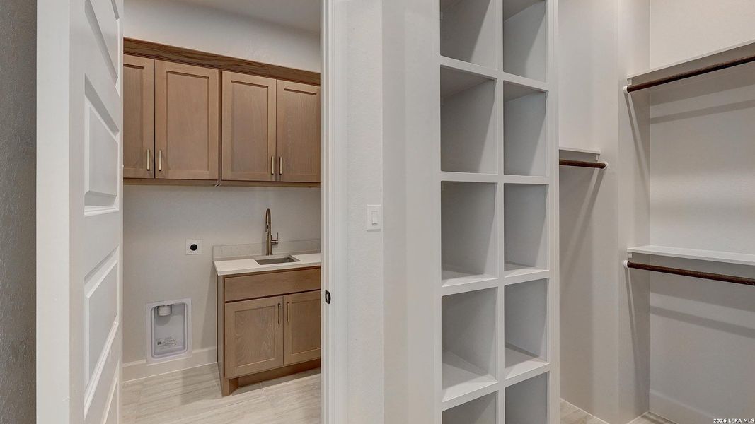 Furnished interior view inside a new home in George's Ranch, Boerne (Image 15).