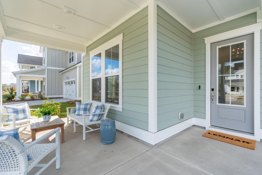 Exterior details and patio area of a home in Carnes Crossroads, Summerville (Image 28).