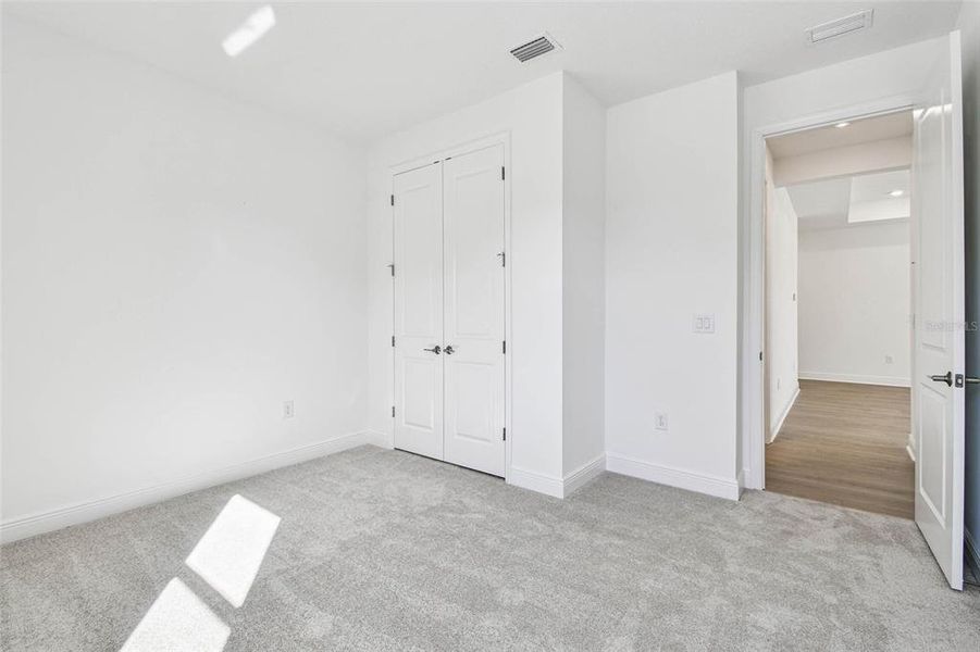 Spacious, unfurnished interior of a new home in Hawkstone, Sarasota (Image 22).