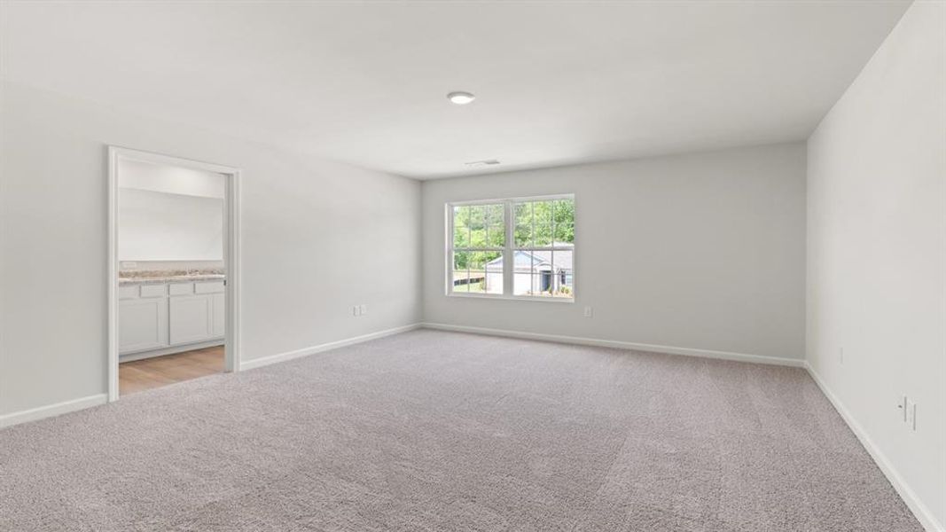 Spacious, unfurnished interior of a new home in Sherwood Manor, South Fulton (Image 22).