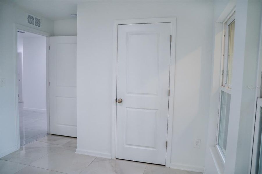 Spacious, unfurnished interior of a new home in Spring Hill Classic, Spring Hill (Image 25).