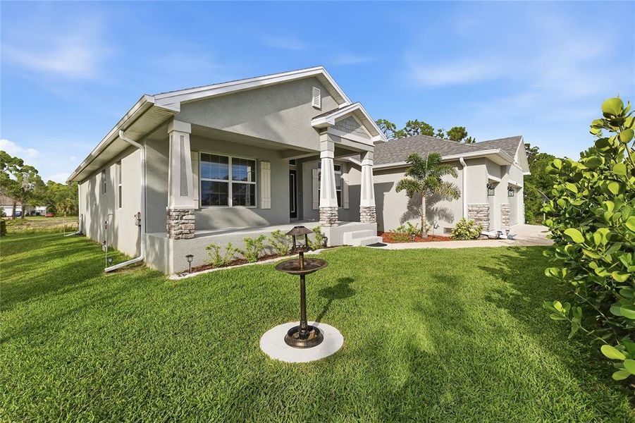Exterior details and patio area of a home in , Port Charlotte (Image 25).