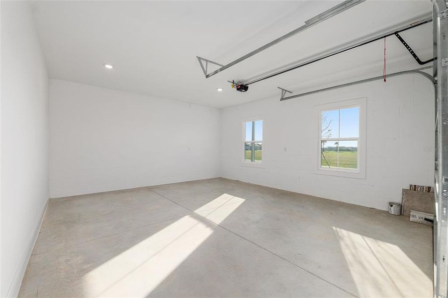 Spacious, unfurnished interior of a new home in , Ocala (Image 42).