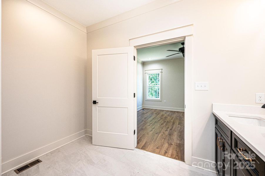 Spacious, unfurnished interior of a new home in , Hickory (Image 31).