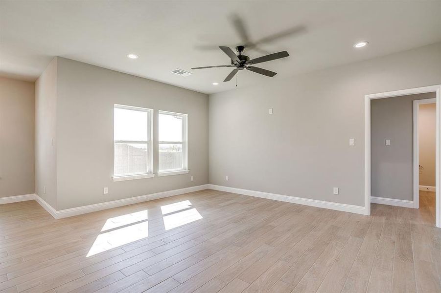 Spacious, unfurnished interior of a new home in , Palmer (Image 19).