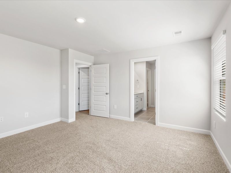 Welcome to the Lennon floorplan at Village at White Pine.