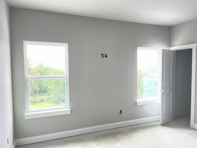 Spacious, unfurnished interior of a new home in , Dallas (Image 8).