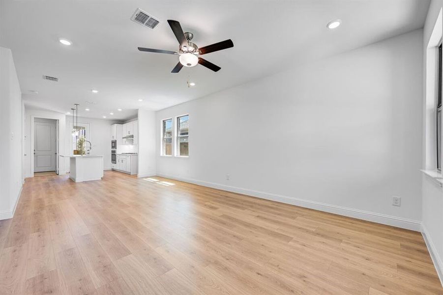 1133 Wheatgrass Mews ~ Ready Now 1133 Wheatgrass Mews ~ Ready Now