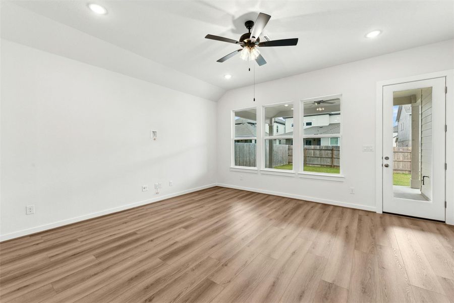 Spacious, unfurnished interior of a new home in University Heights, Round Rock (Image 30).