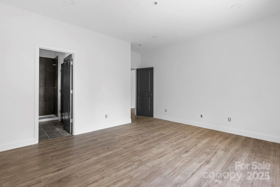 Spacious, unfurnished interior of a new home in , Claremont (Image 8).