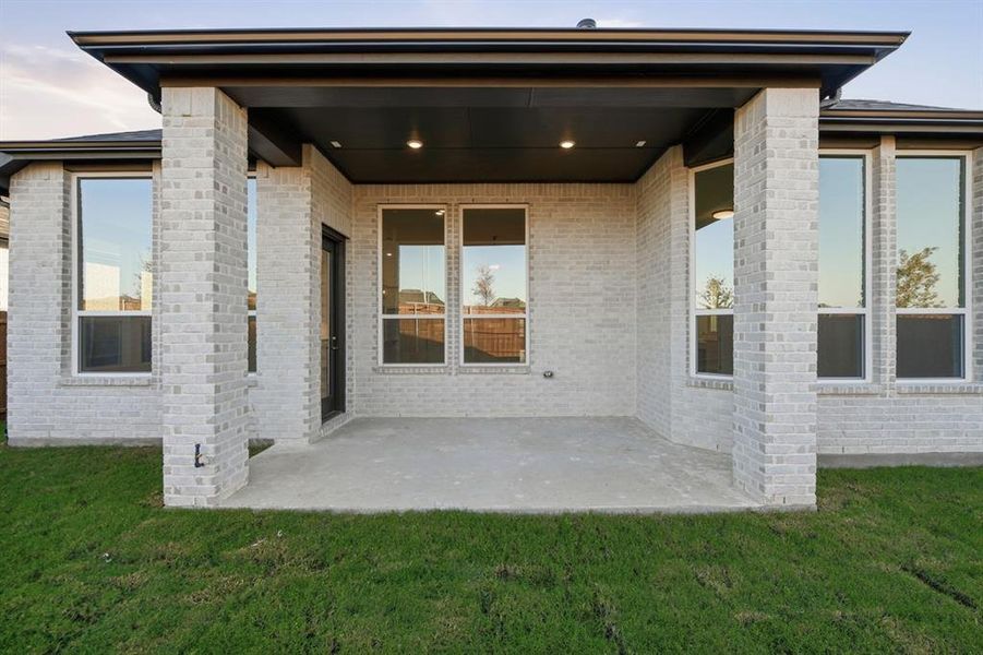 Backyard/Patio Backyard/Patio