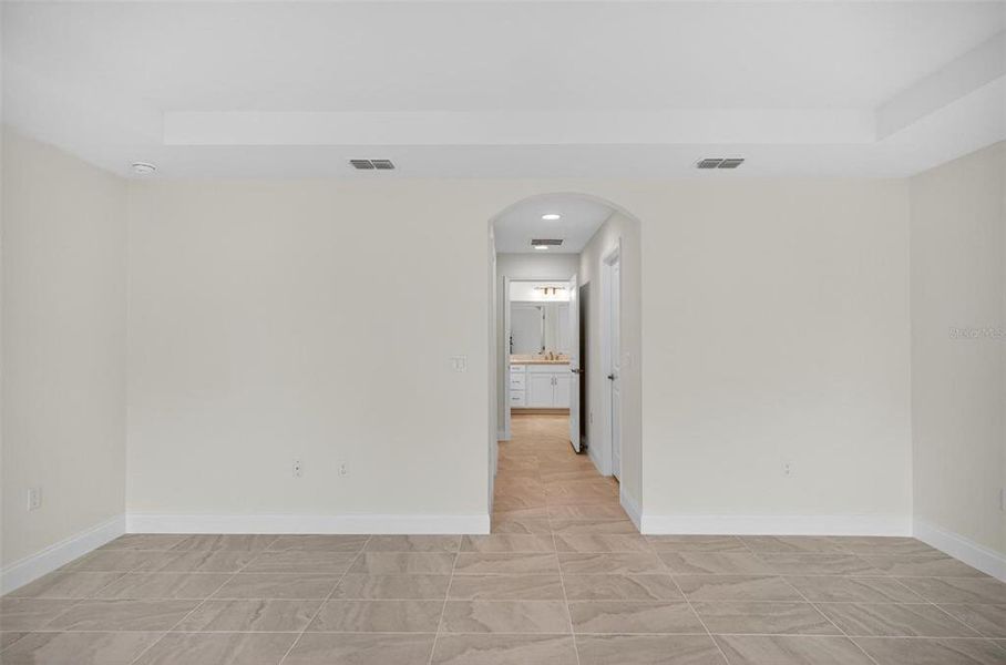 Spacious, unfurnished interior of a new home in , Palm Coast (Image 39).