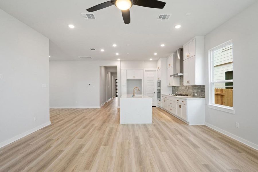 Spacious, unfurnished interior of a new home in Park Central, Georgetown (Image 36).