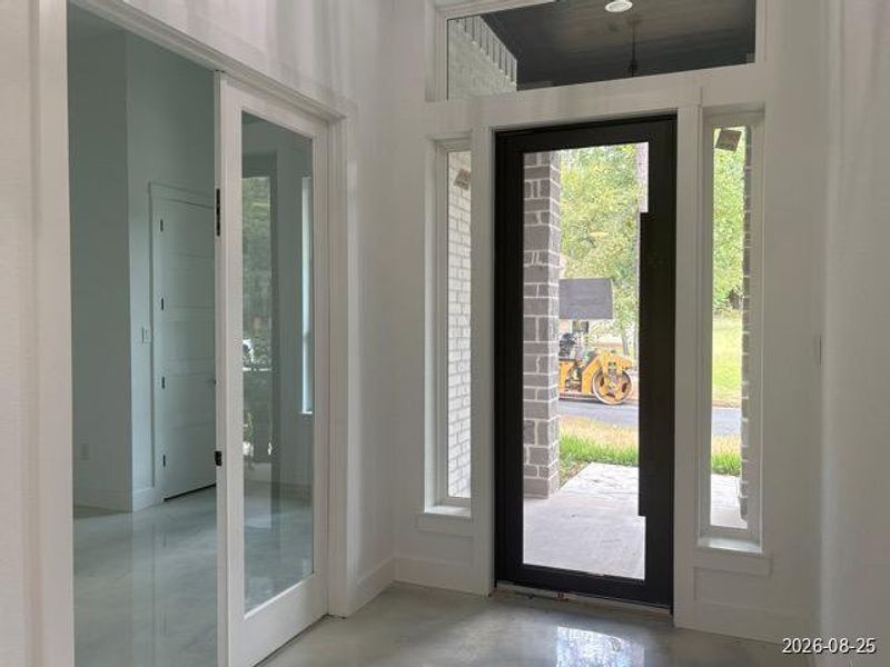 Spacious, unfurnished interior of a new home in , Huntsville (Image 24).