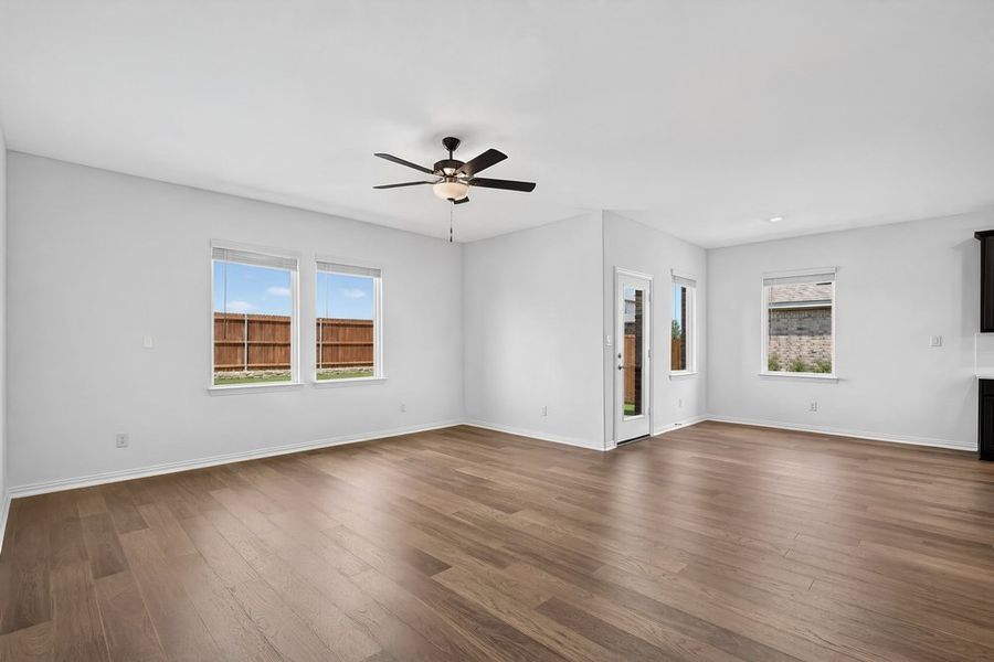 Spacious, unfurnished interior of a new home in Parks at Foster Crossing, Anna (Image 11).
