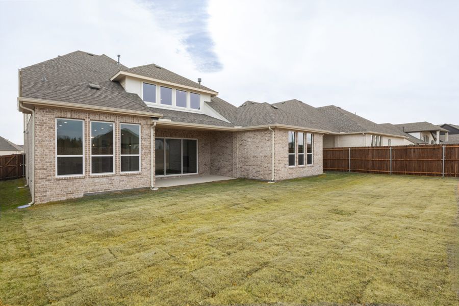 Exterior details and patio area of a home in Edgewater, Fate (Image 22).