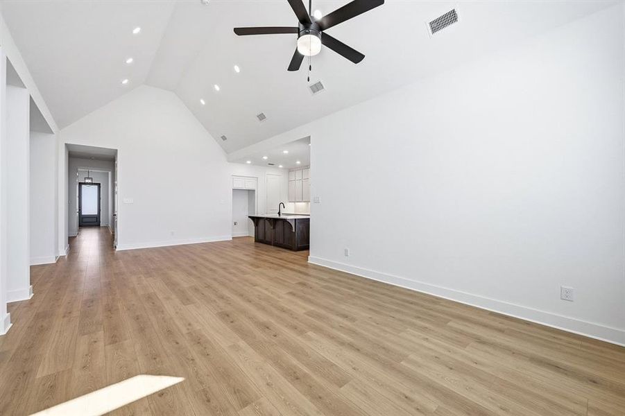 Spacious, unfurnished interior of a new home in Heritage Ranch: 50ft. lots, Sherman (Image 25).