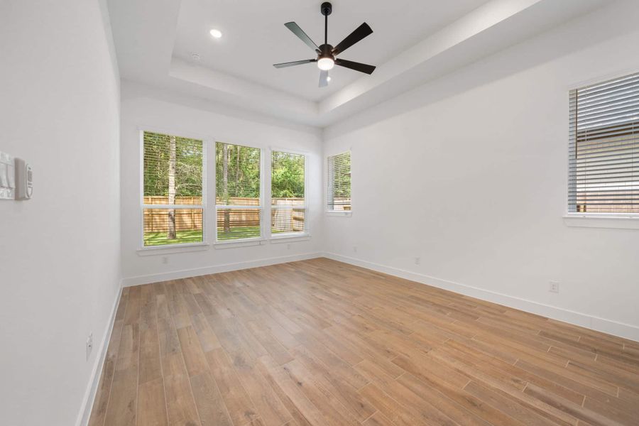Representative unfurnished interior of a home built from the Waterloo – 60′ Lot by Chesmar Homes in Lakes of Cane Island, Katy (Image 19).