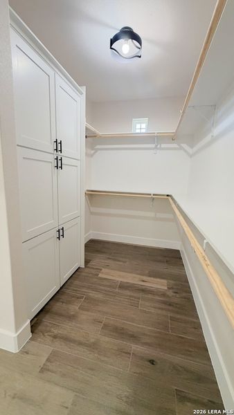 Spacious, unfurnished interior of a new home in , Bulverde (Image 35).